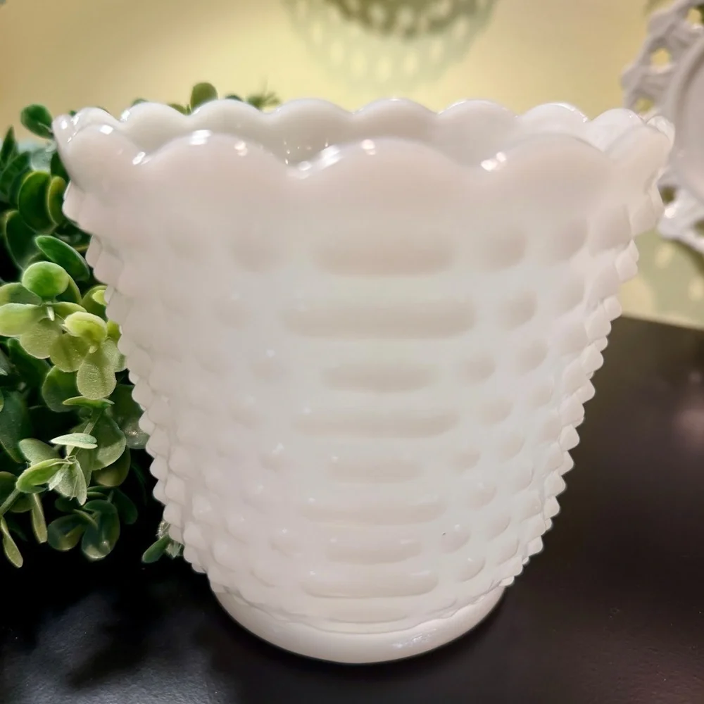 VINTAGE, FIRE KING, WHITE MILK GLASS, HOBNAIL & BARS PLANTER. 4 3/4”W X 4 3/8”H